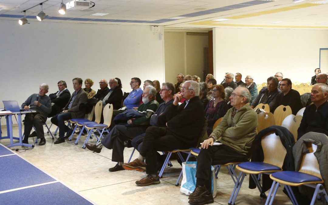 Mart et Scot se regardent en chiens de faïence (source Var Matin)